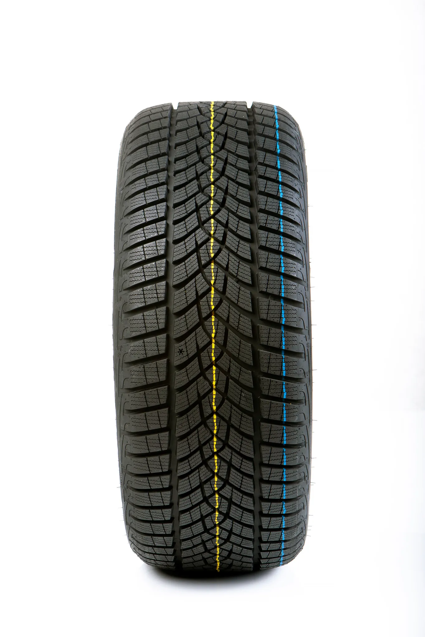 Goodyear 195/60 R18 UltraGrip Perf.+ XL M+S 96H - obrazek 4