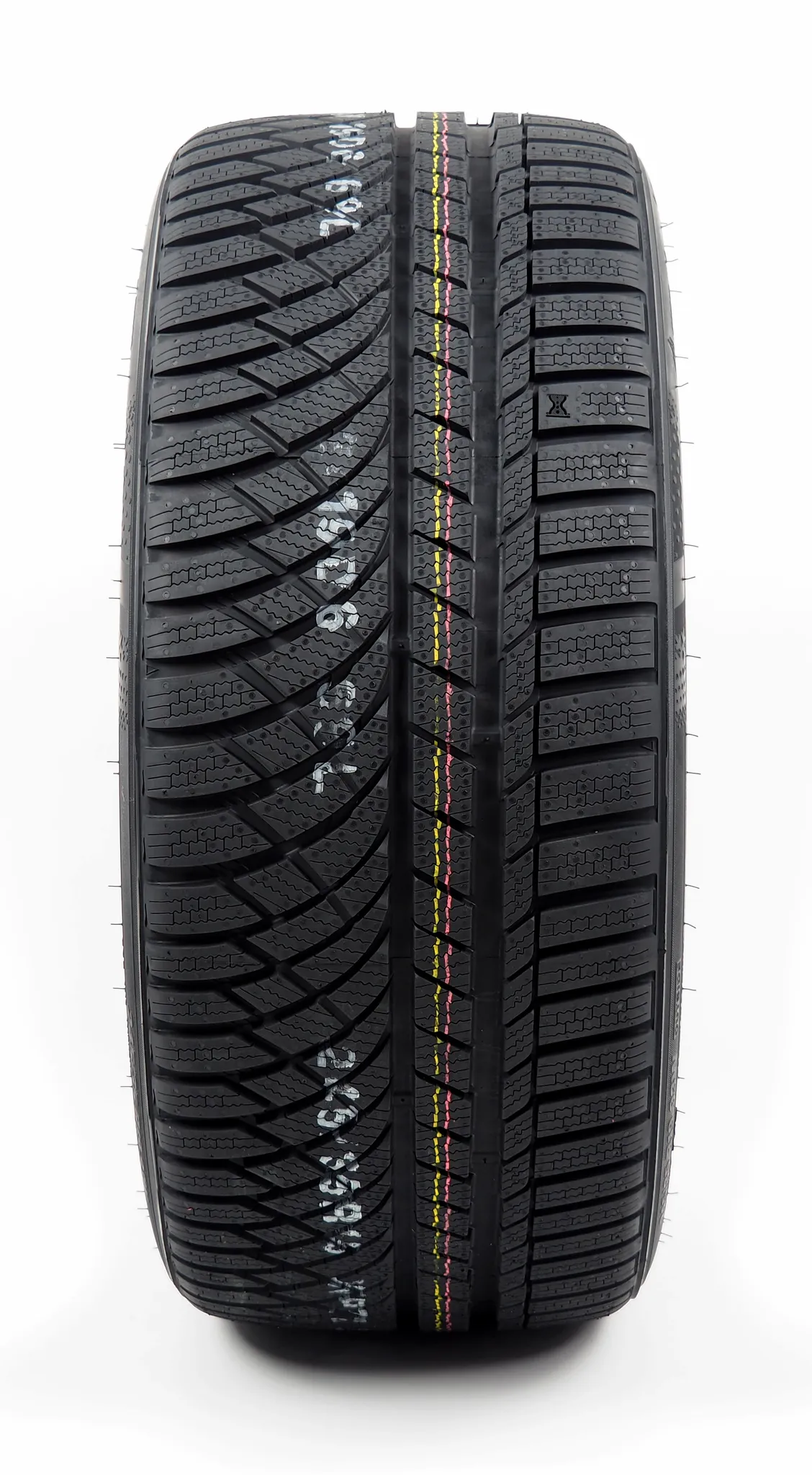Kumho 215/45 R18 Wintercraft WP72 93V - obrazek 4